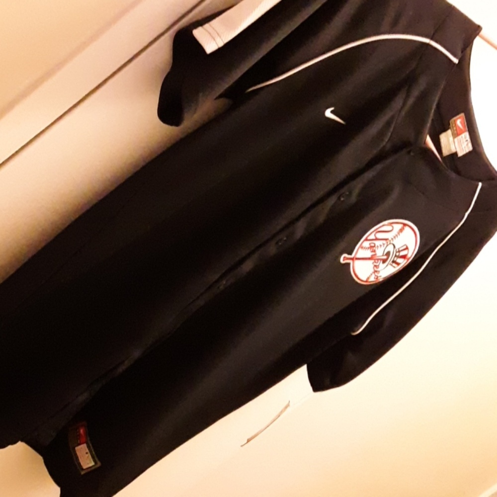 BRAND NEW with tags.  NIKE Yankees